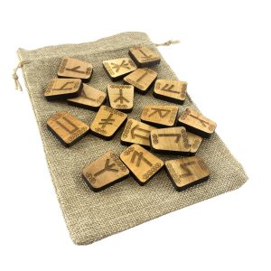 Руни "Слов'янські" світлі, 18 рун (2,9×2,4×0,7 см) з мішечком, масив дерева