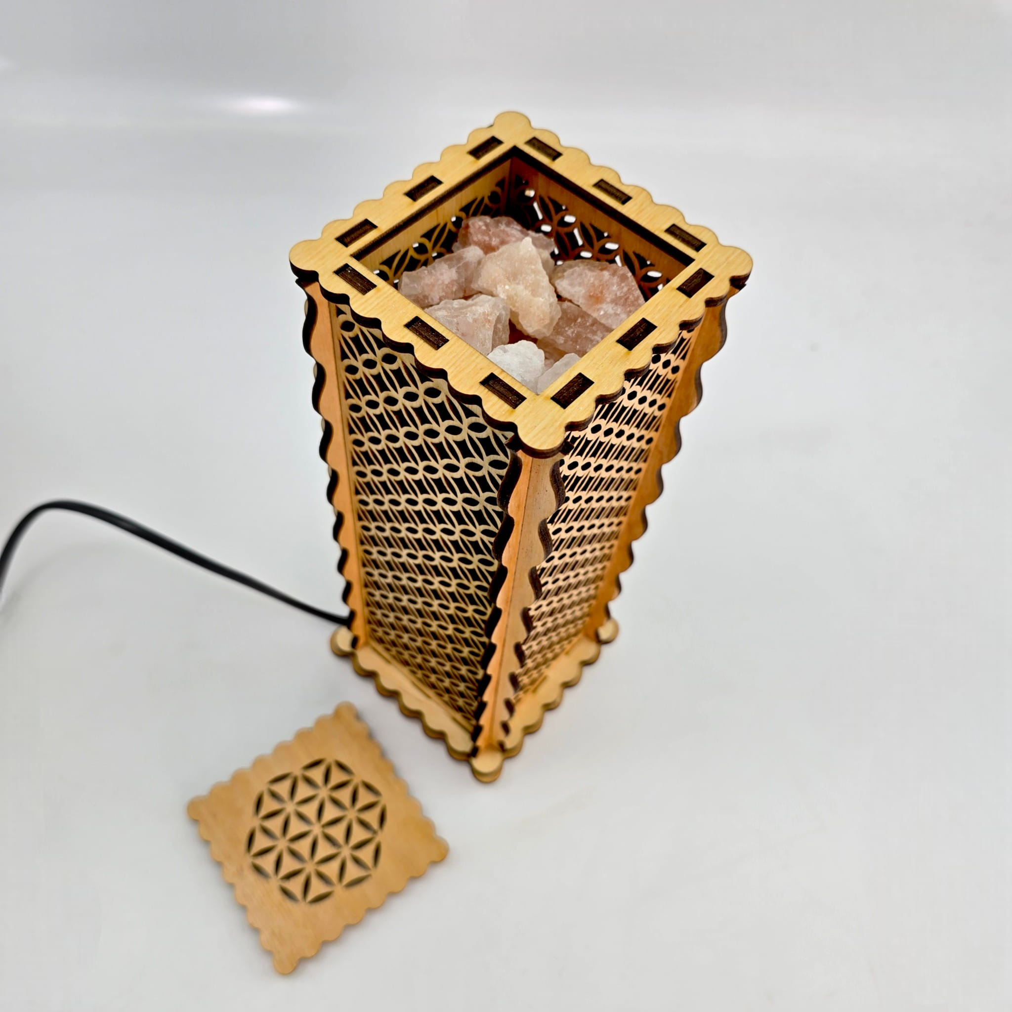 Соляна лампа з гімалайської солі "Квітка життя" (27х10,8х10,8 см) - Зображення 5